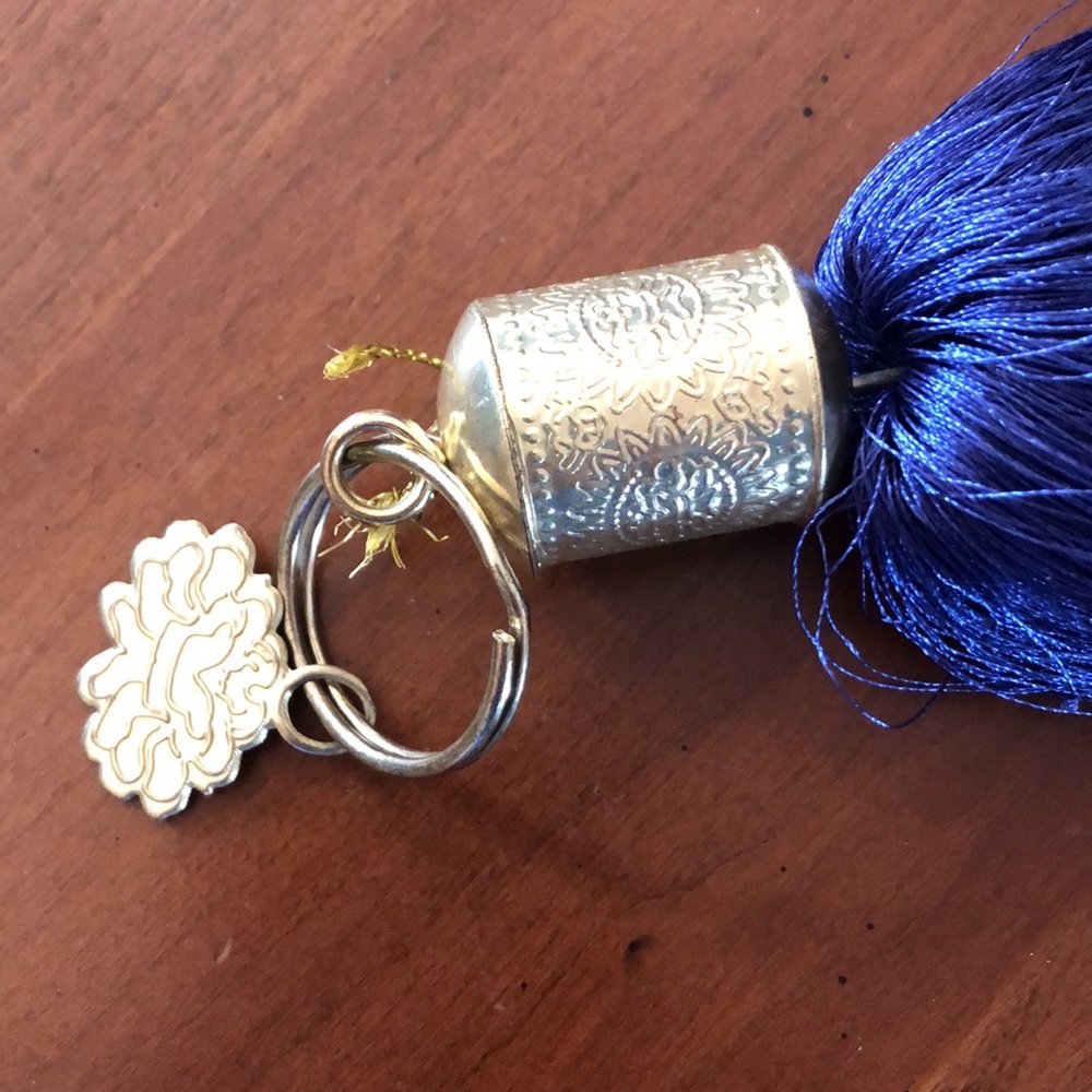 Fun tassel - Picture 2 of 3